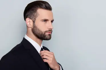 10 Medium Beard Styles for Men 2023 [#3 is Trendy]