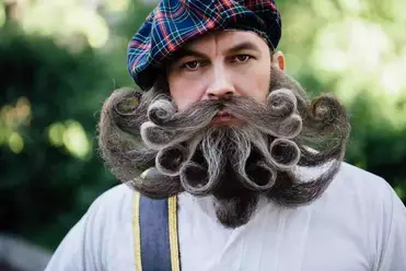 15 Weird Beard Styles in 2023 [Funniest Ever] – Beard Style Advice